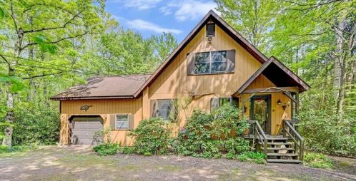 517 Bear Creek Lake Dr, Jim Thorpe, PA 18229-2823