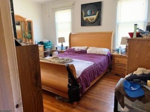 80 Renshaw Ave, East Orange NJ  07017-3911 exterior