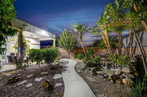 10026 Mattock Ave, Downey CA  90240-3529 exterior