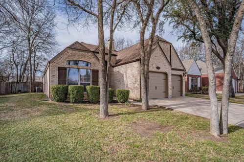 1317 Preston Trail Ct, Granbury, TX 76048-2732