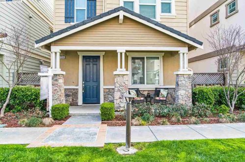 7056 Mariposa Ln, Pleasanton CA  94568-2569 exterior