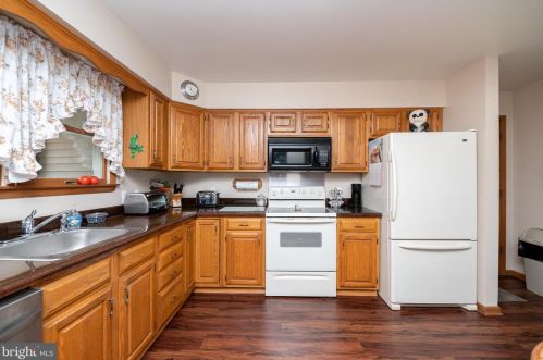 6 Pendleton Dr, Berlin Boro NJ  08009-9672 exterior