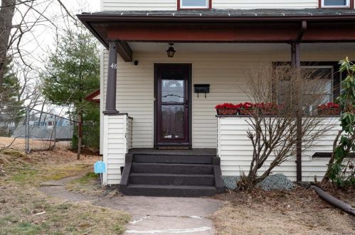 48 Hollister St, Manchester, CT 06042-3533