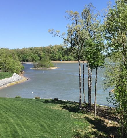 789 Marina Village Dr, Grand Rivers, KY 42045-9010