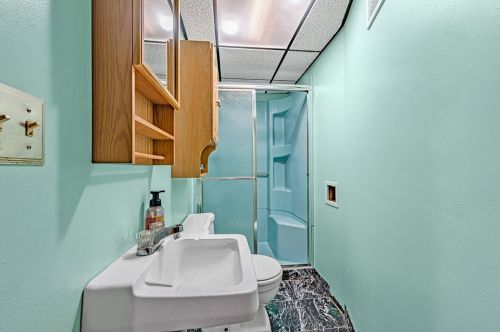 1631 Nash Ave, Pittsburgh PA 15235-2361 exterior