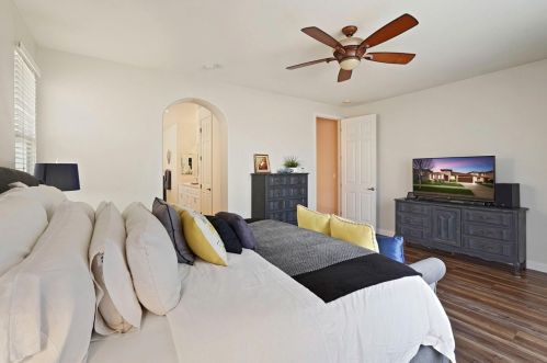 767 Red Barn Pl, Lathrop CA  95330-8975 exterior