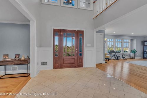 34 Windsor Dr, Little Silver NJ  07739-1311 exterior