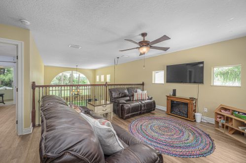 435 Fairway Lndg, Fort Pierce FL  34986-2166 exterior