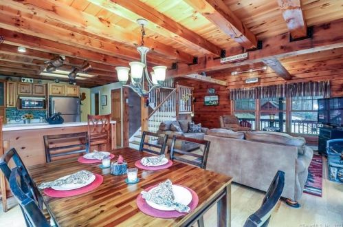 539 Cornwall Bridge Rd, West Woods CT  06069-2525 exterior