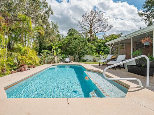 2246 86th Ct, Vero Beach, FL 32966-6987