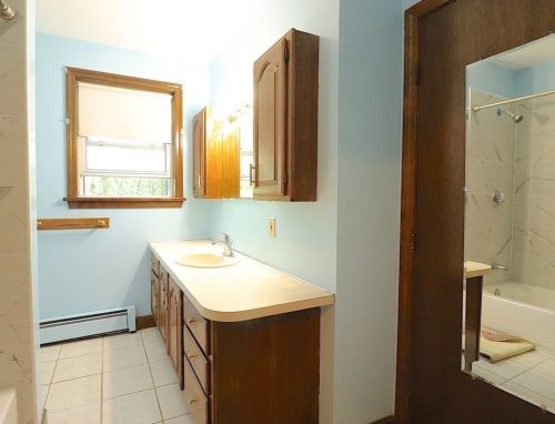 218 Norfolk St, Worcester MA 01604-2910 exterior