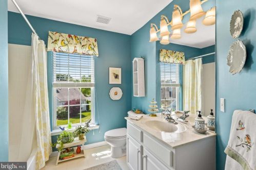 713 Village Ave, Collegeville PA  19426-4168 exterior