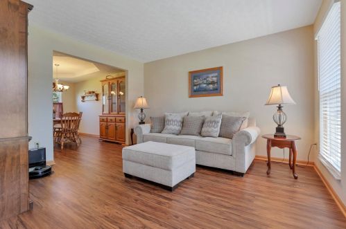 3090 Longridge Way, Darbydale OH  43123-9772 exterior