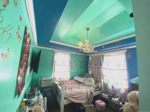 168 Washington Ave, Wheatley Heights NY  11798-2020 exterior