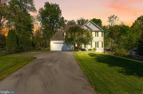 26 Colonel Miles Ct, Harpers Ferry WV  25425-3109 exterior