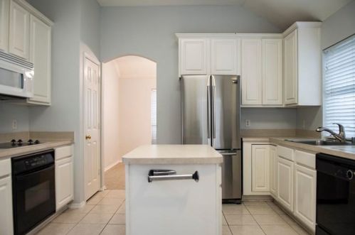 6613 Candlecreek Ln, Plano TX  75024-5509 exterior