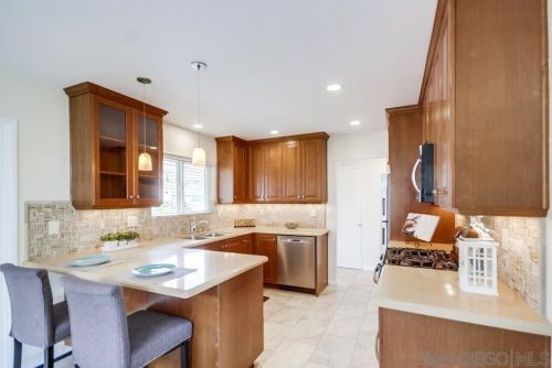 6738 Dennison St, San Diego CA 92122-2431 exterior