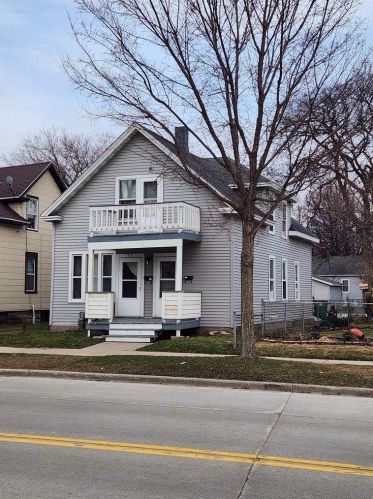 516 12th Ave, Green Bay, WI 54303-1724