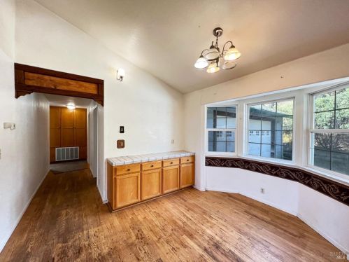 7820 Lakeside Dr, Ukiah CA  95482-9425 exterior