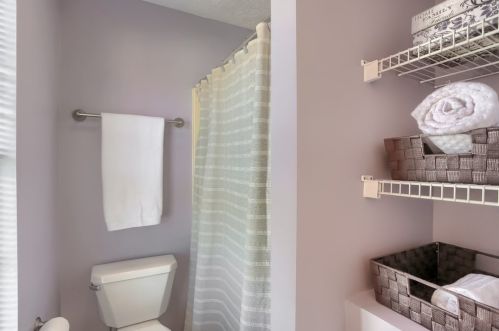 423 Kingsbrook Dr, Mc Donald PA  15057-2667 exterior