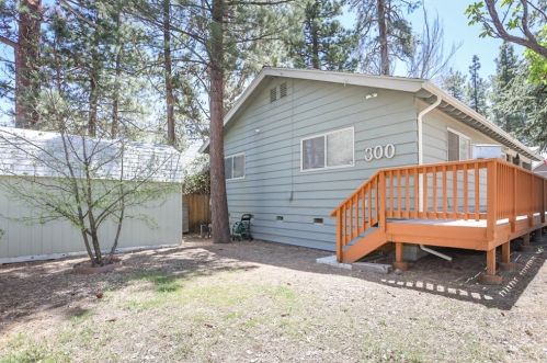 300 Country Clb Blvd, Big Bear City CA  92314-9258 exterior