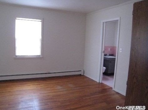 825 Walnut St, North Lindenhurst NY  11757-5652 exterior