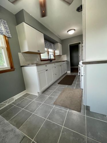 8920 Hook St, Hammond, IN 46322-1936