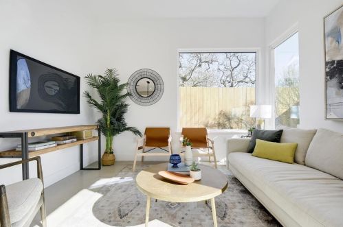 4907 Delores Ave, Austin TX 78721-2107 exterior