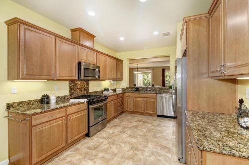 9860 Westminster Way, Elk Grove CA  95757-5124 exterior