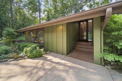110 Dylan Rd, Wales, WI 53183-9791