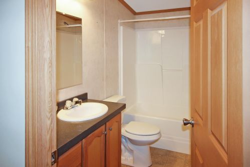 2 Elcona Dr, Keene NH  03431-5706 exterior