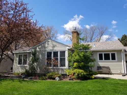 25 Hilltop Ln, Saint Paul, MN 55116-2749