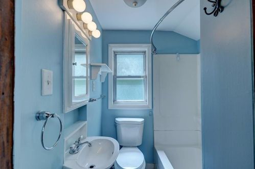 26 Mount Ave, Lincoln RI  02865-5142 exterior