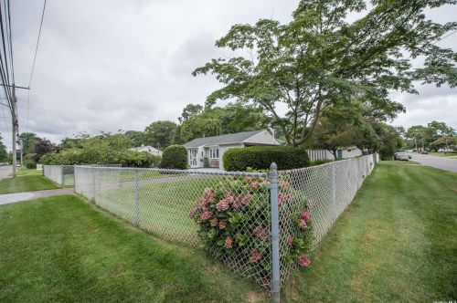 531 Rockaway St, West Islip NY  11795-1417 exterior