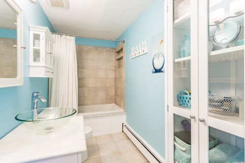 16 Martin Pl, Northport NY  11768-1224 exterior