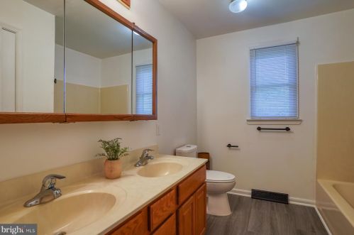 1808 Mcginnis Pond Rd, Magnolia DE  19962-1556 exterior