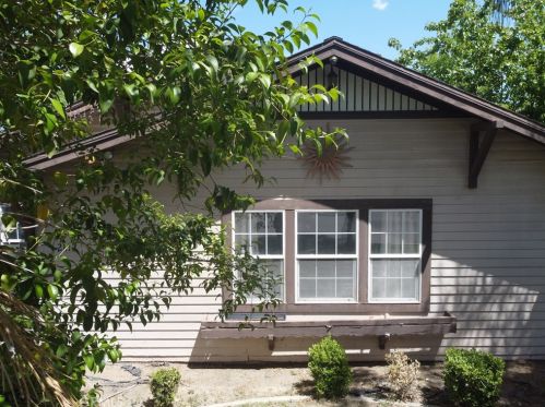 2412 Park Way, Bakersfield CA  93304-1121 exterior