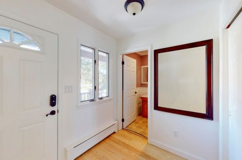 152 Hilltop Dr, Bricktown, NJ 08724-1358