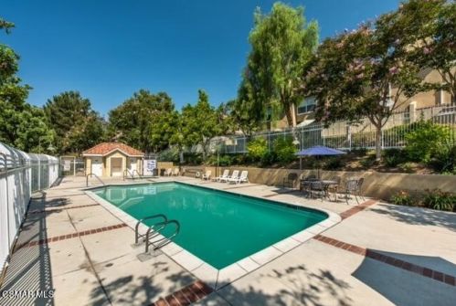 2731 Erringer Rd, Simi Valley CA  93065-1100 exterior