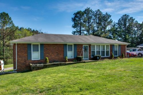 116 Phillips St, Charlotte, TN 37036-4904