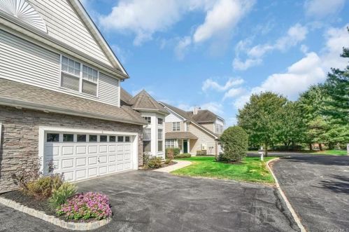 6 Par Ct, Middletown, NY 10940-2671