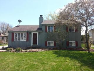 1345 Parkside Ct, Oshkosh, WI 54901-1768