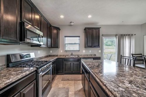 1509 Canterbury Dr, Imperial PA  15126-9186 exterior