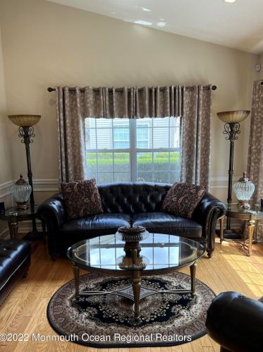 39 Riva Blvd, Bricktown NJ 08723-7983 exterior