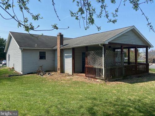 399 Baltimore Rd, Lees Cross Roads, PA 17257-9404