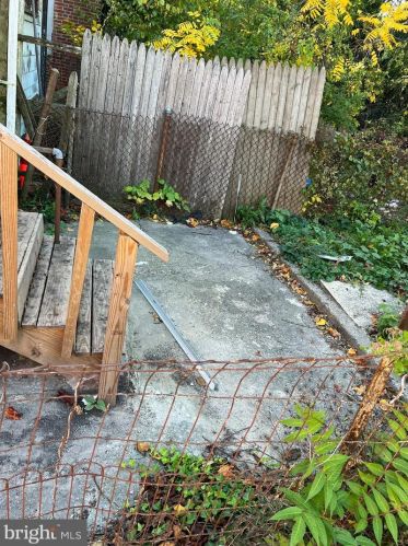 1223 Jackson St, Camden NJ  08104-3525 exterior