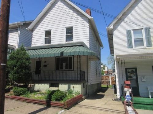 618 School St, Moon Twp, PA 15108-1930