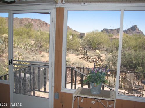 1941 Tilting T Pl, Tucson AZ 85713-6786 exterior