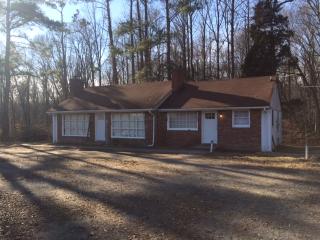 751 Jefferson Davis Hwy, Fredericksburg VA  22405 exterior