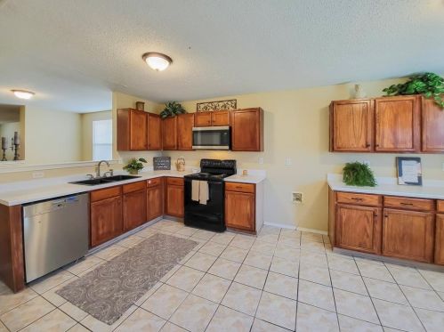 1408 Cherokee Rose Ln, Burleson TX  76028-0502 exterior